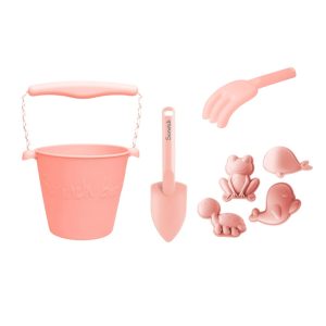 Set (Cubo + Pala + Moldes + Rastrillo) Coral