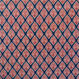 TELA ESTAMPADA GEOMÉTRICA PLUMA C/ROJO – ANCHO 280 CM