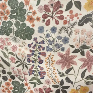 TELA RESINADA CAMPANILLAS MULTICOLOR 140CM – 50% ALGODÓN 50% POLIÉSTER